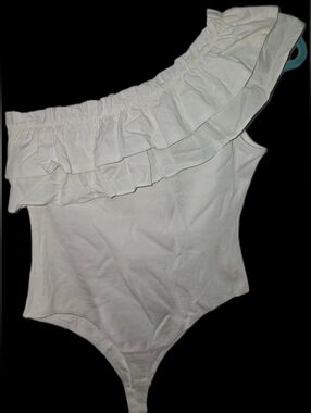 Day + Moon White Ruffle 1 Shoulder Bodysuit NWT Sz L